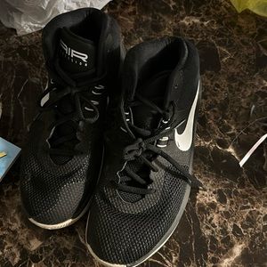 Size 8.5 in men’s air Nike basketball shoes